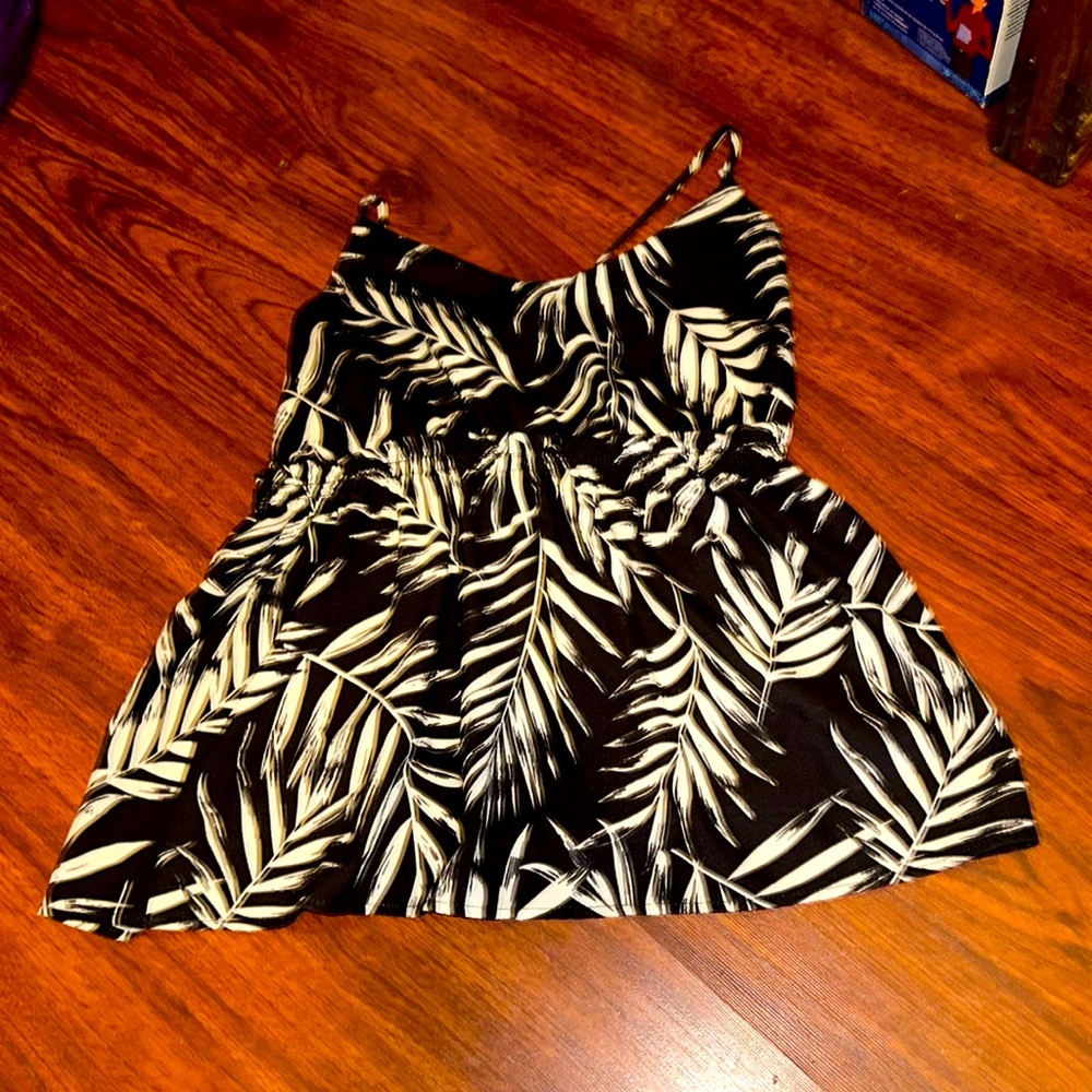 Spaghetti strap fern top with open back adjustable & elastic waistline size L